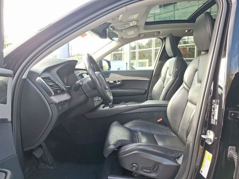 Certified 2022 Volvo XC90 T6 Inscription w/ Climate Package image 13