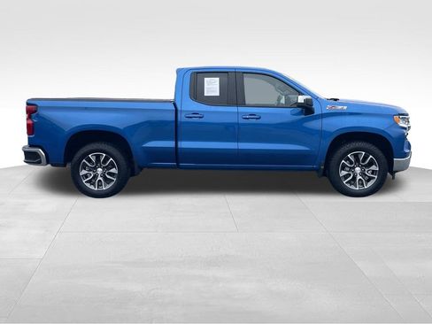 Used 2022 Chevrolet Silverado 1500 LT image 2