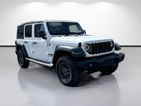 Used 2025 Jeep Wrangler Unlimited Sport AWD/4WD image 1