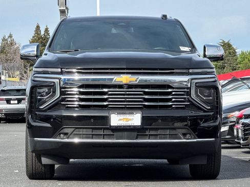 Used 2025 Chevrolet Suburban Premier image 10