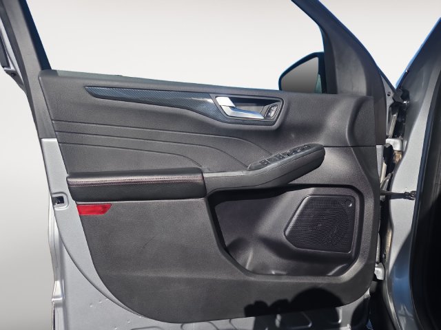 Used 2023 Ford Escape ST-Line w/ Tech Pack #1 FWD image 16