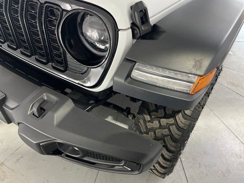 Used 2025 Jeep Wrangler Willys image 29