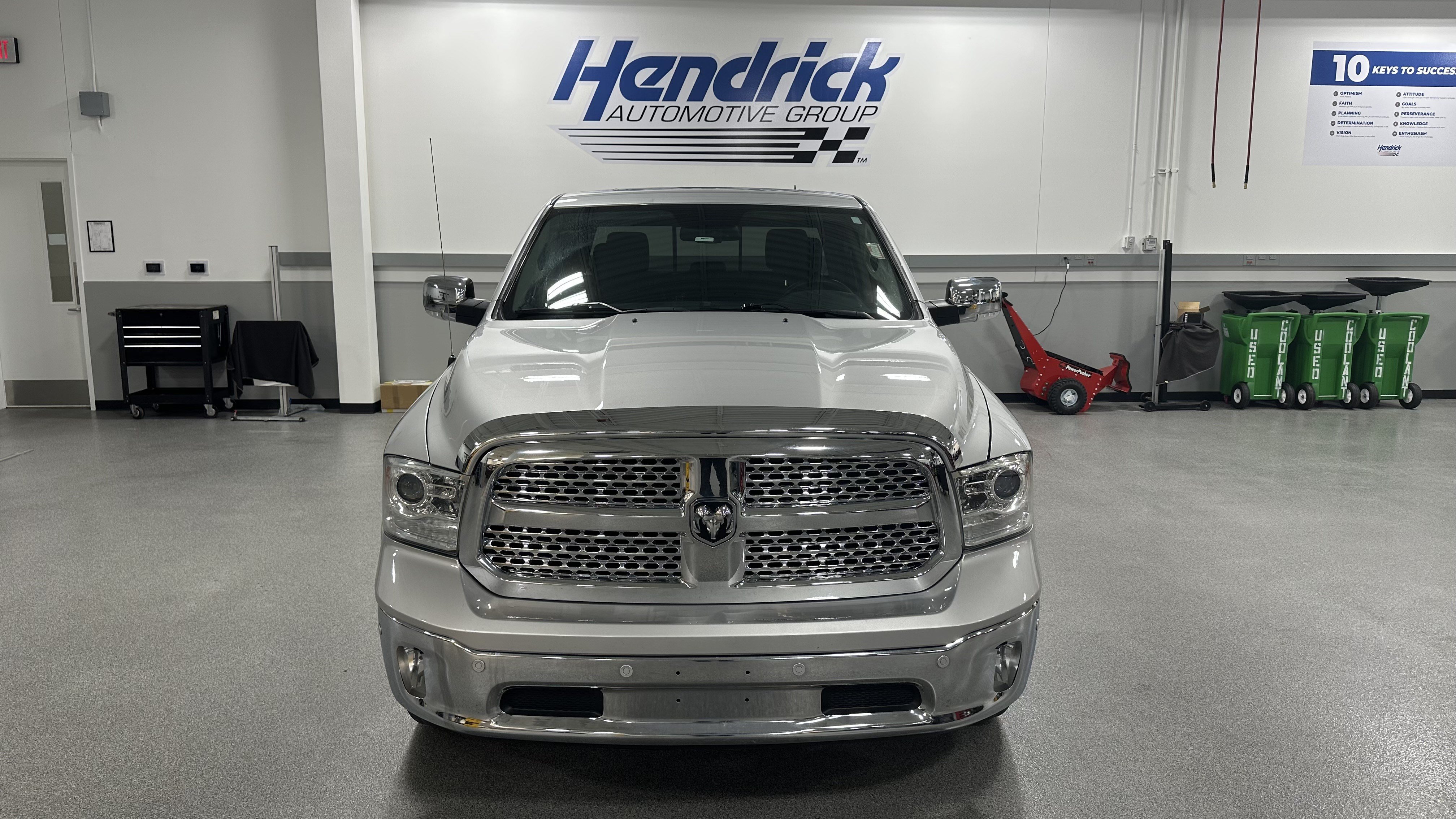 Used 2018 RAM 1500 Laramie w/ Convenience Group AWD/4WD image 3