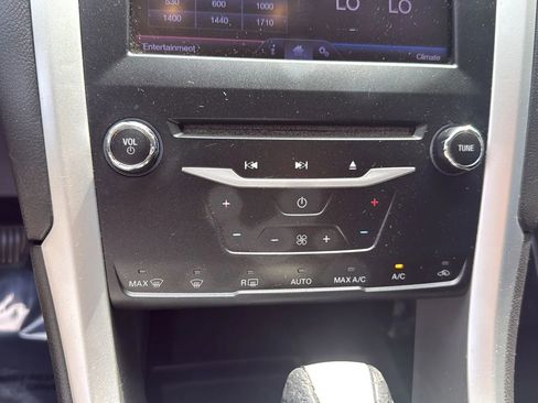 Used 2013 Ford Fusion SE FWD image 33