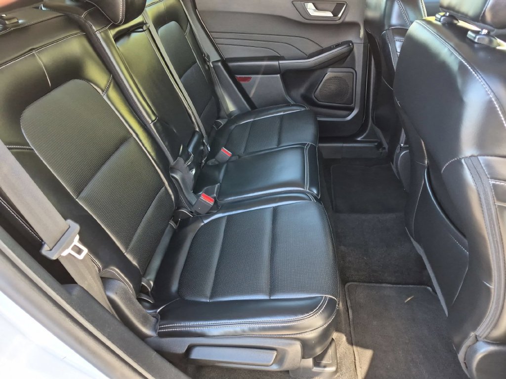Used 2025 Ford Escape Platinum AWD/4WD image 21