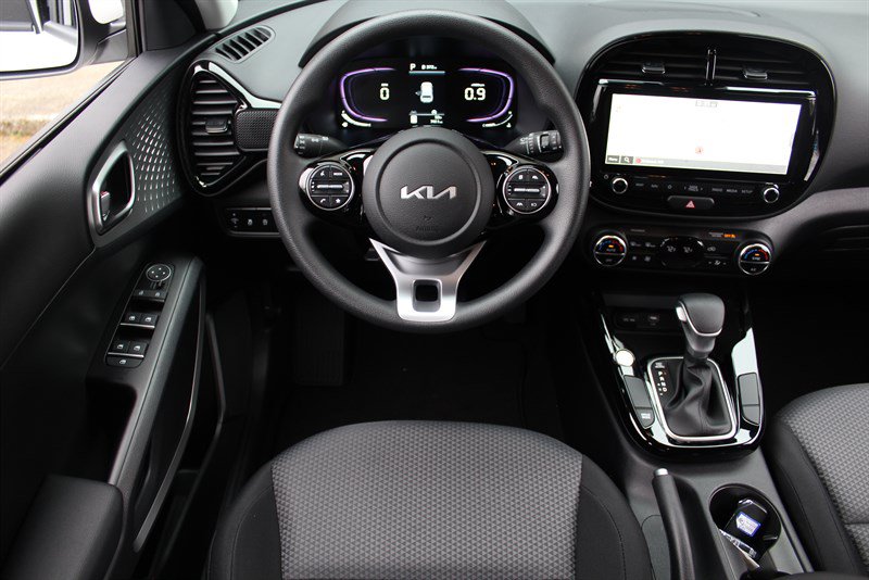 Used 2023 Kia Soul S FWD image 2