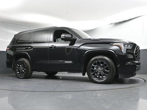 Used 2023 Toyota Sequoia Platinum image 34