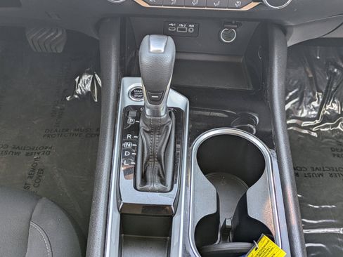 Used 2024 Nissan Altima 2.5 SV FWD image 20