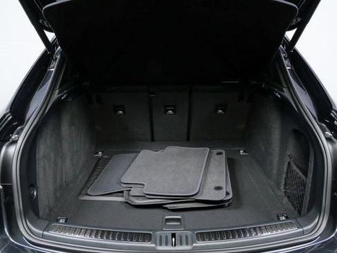 New 2026 Porsche Macan image 29