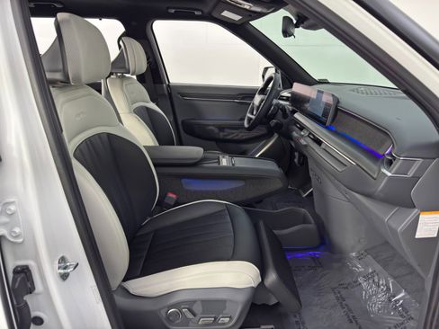 Used 2024 Kia EV9 GT-Line image 16