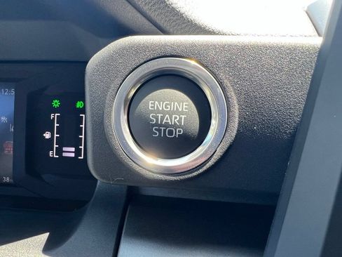 New 2026 Toyota 4Runner SR5 AWD/4WD image 19