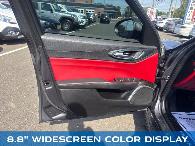 Used 2018 Alfa Romeo Giulia AWD image 10