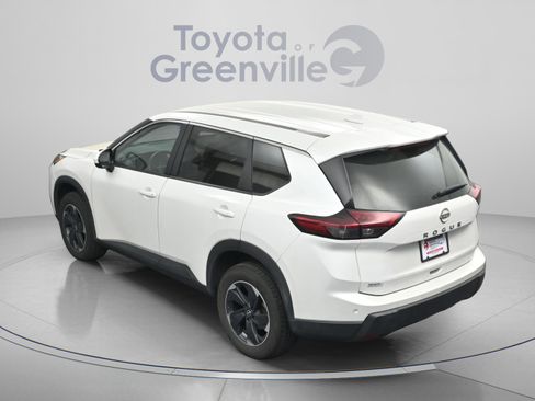 Used 2025 Nissan Rogue SV FWD image 9