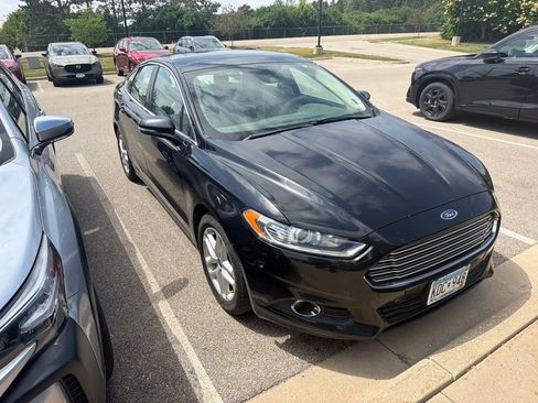Used 2014 Ford Fusion SE w/ Equipment Group 202A FWD image 5