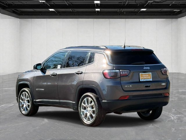 Certified 2022 Jeep Compass Latitude AWD/4WD image 3