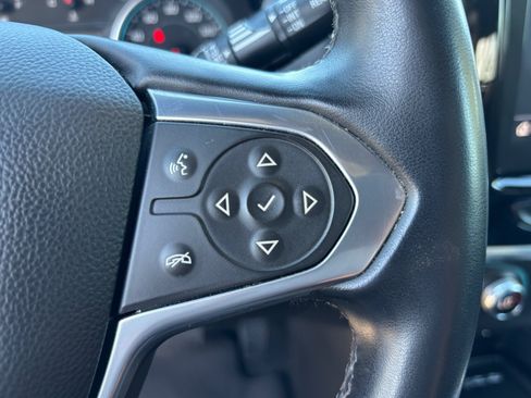 Used 2023 Chevrolet Traverse LT AWD/4WD image 23