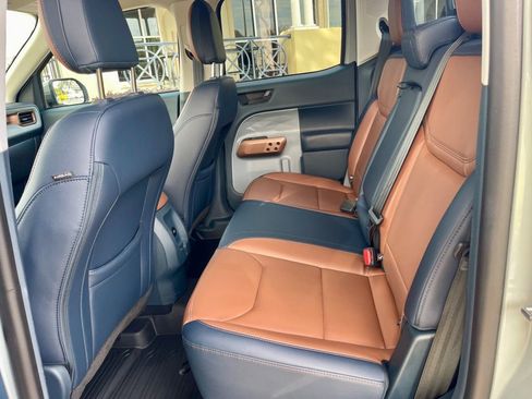 Used 2023 Ford Maverick Lariat image 11