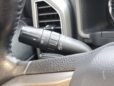 Used 2020 Ford Expedition XLT w/ Equipment Group 202A AWD/4WD image 17