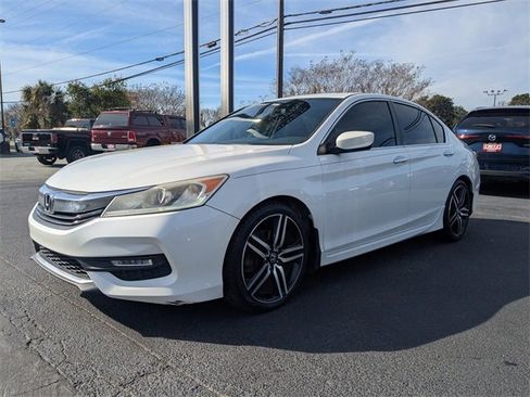 Used 2017 Honda Accord Sport image 8