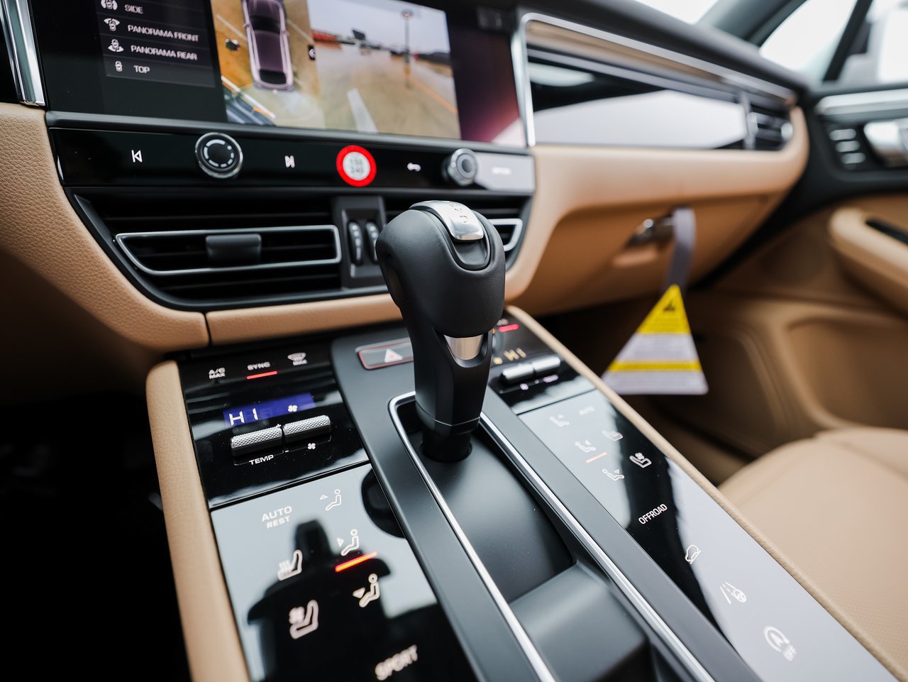 Certified 2026 Porsche Macan AWD/4WD image 20