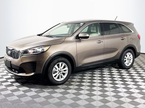 Used 2019 Kia Sorento LX image 8