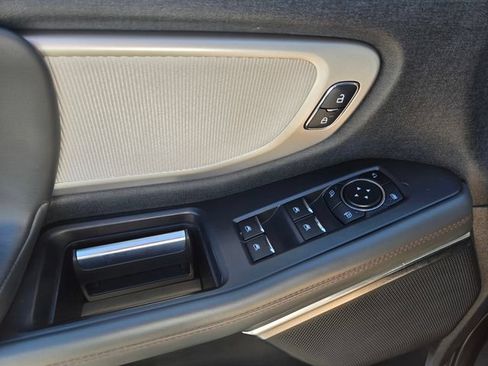 Certified 2025 Ford Expedition Active AWD/4WD image 22