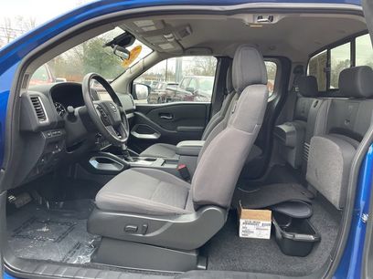 Used 2024 Nissan Frontier SV w/ SV Convenience Package