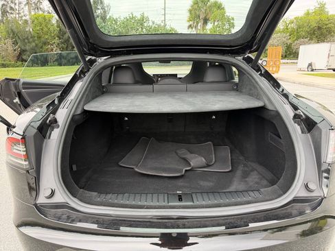 Used 2024 Tesla Model S Plaid image 28
