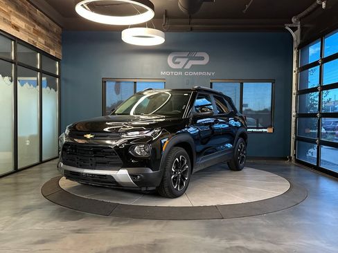 Used 2022 Chevrolet TrailBlazer LT w/ Convenience Package FWD image 7