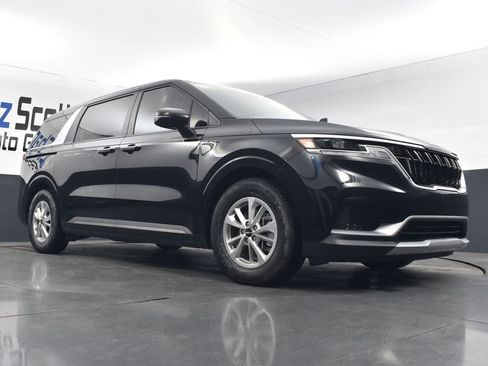 Certified 2024 Kia Carnival LX image 23