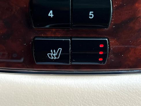 Used 2004 Maybach 57 image 37