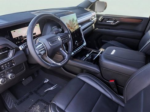 Certified 2025 GMC Yukon Denali image 13