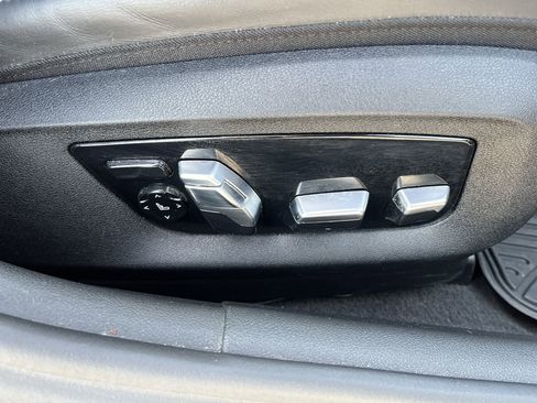 Used 2019 BMW 540i w/ M Sport Package image 38