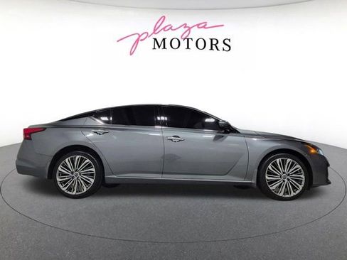 Used 2023 Nissan Altima 2.5 SL AWD/4WD image 4