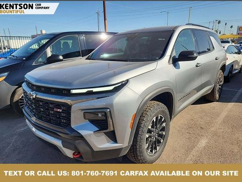 Used 2025 Chevrolet Traverse Z71 image 2