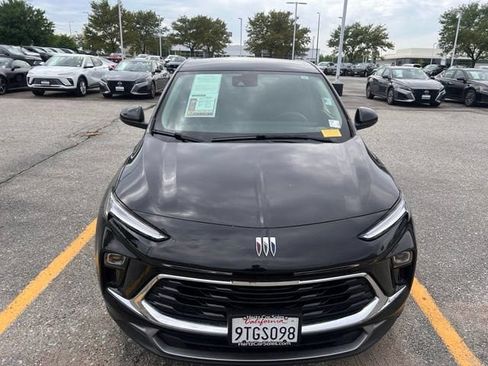 Used 2025 Buick Encore GX Preferred FWD image 2