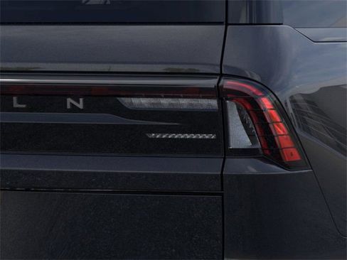 New 2025 Lincoln Navigator Reserve w/ Jet Appearance Package image 21
