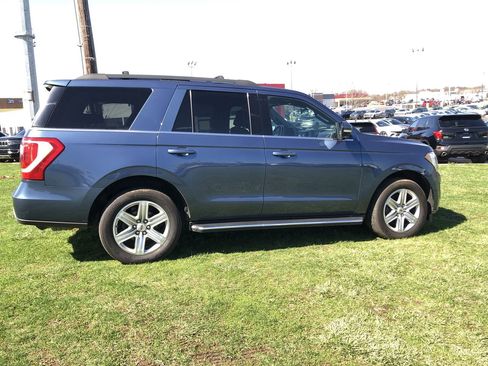 Used 2020 Ford Expedition XLT w/ Equipment Group 202A image 6