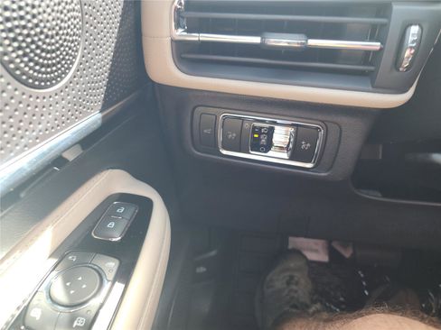 New 2026 Lincoln Corsair Premiere image 33