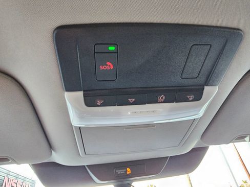 Used 2025 Nissan Pathfinder SL image 27