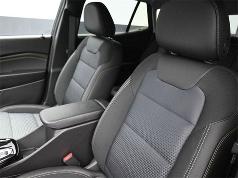 New 2026 Chevrolet Trax LT w/ Driver Confidence Package image 17