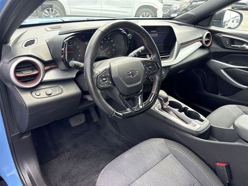 Used 2024 Chevrolet Trax RS w/ Sunroof Package FWD image 10
