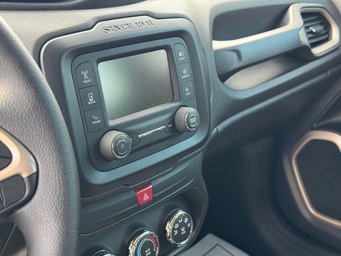 Used 2016 Jeep Renegade Sport w/ Power & Air Group image 10