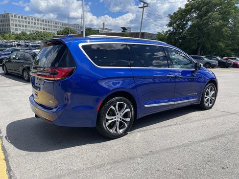 Used 2021 Chrysler Pacifica Pinnacle AWD/4WD image 8