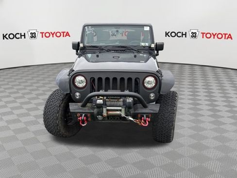 Used 2017 Jeep Wrangler Unlimited Rubicon AWD/4WD image 2