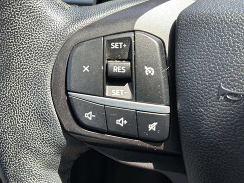 Used 2020 Ford Explorer XLT w/ Equipment Group 202A AWD/4WD image 14