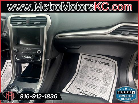 Used 2020 Ford Fusion SE image 28