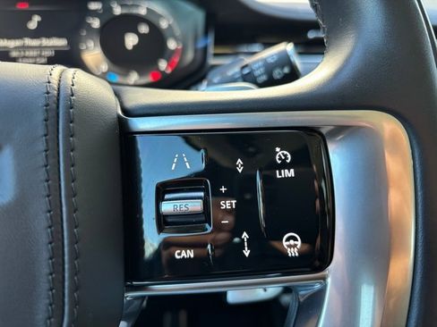 Used 2023 Land Rover Range Rover SE image 16