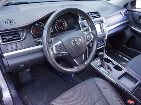 Used 2016 Toyota Camry SE image 12