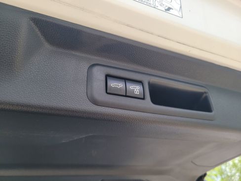 Used 2024 Toyota Sequoia Capstone AWD/4WD image 28